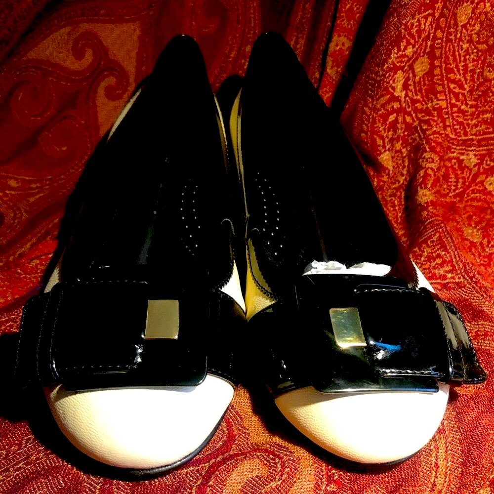 NEW IN BOX: SHOEBOX NEW YORK FLATS